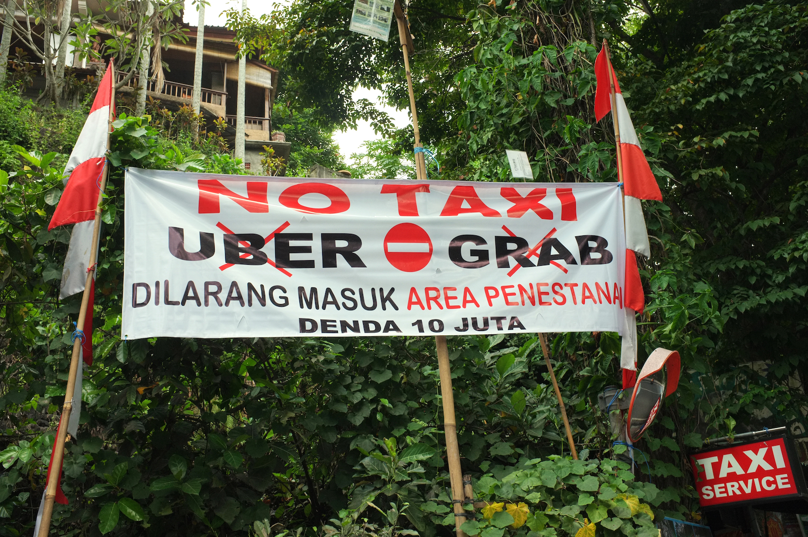 Protest Against Uber and Grab - New Naratif